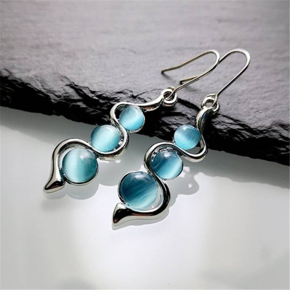 Women’s Drop Earrings with Lengthened Pendant Design