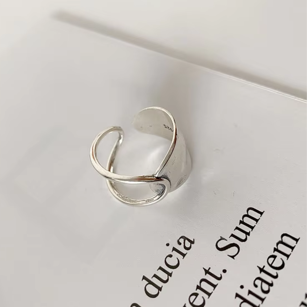 Women Adjustable Chunky Ring with Hammered Style
