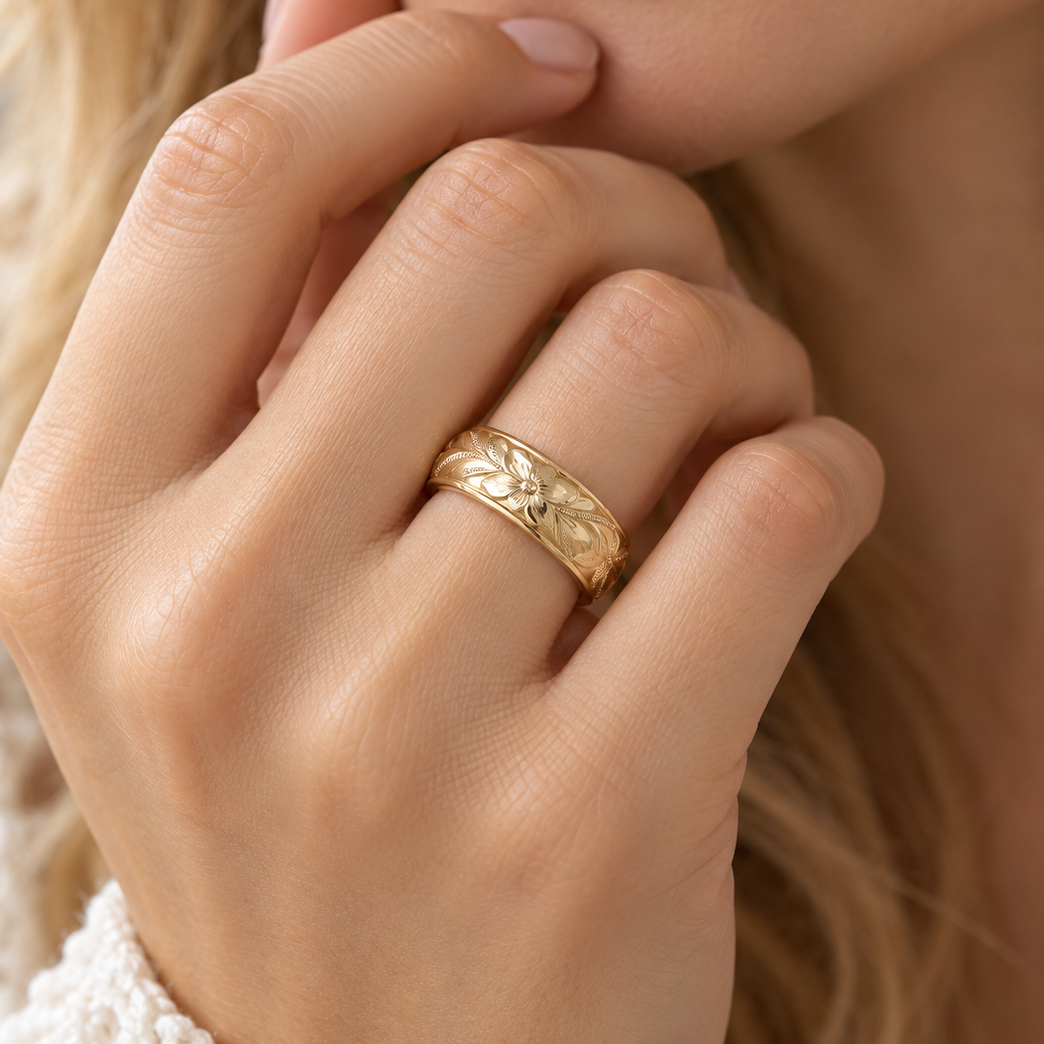 Women's Vintage Ring Featuring Floral Design