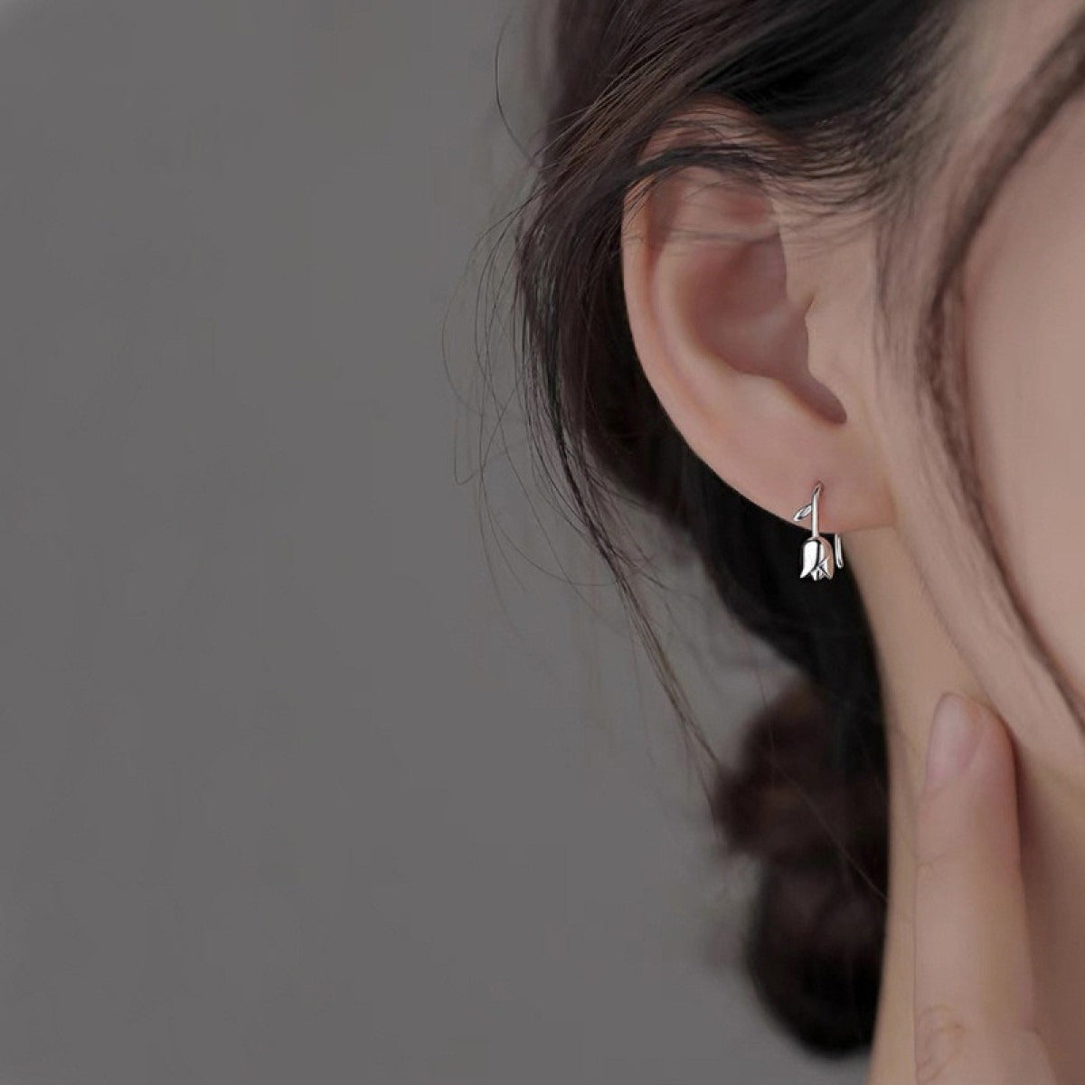 Women’s Tulip Earrings Featuring Floral Design - Pair