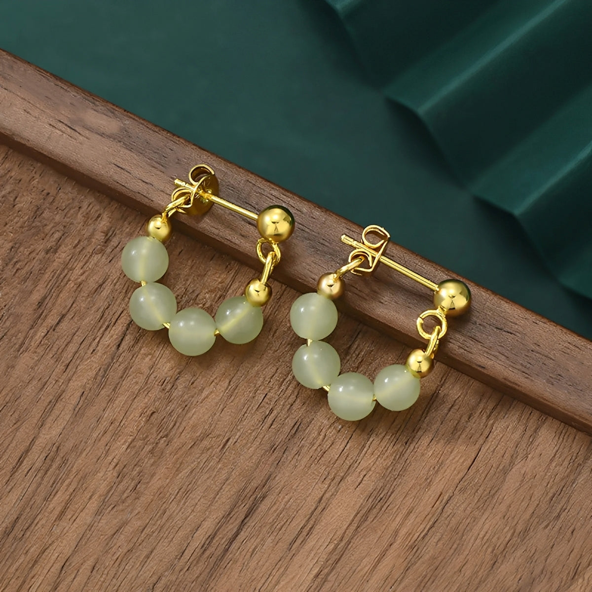 Women's Earrings with Round Pearl Design
