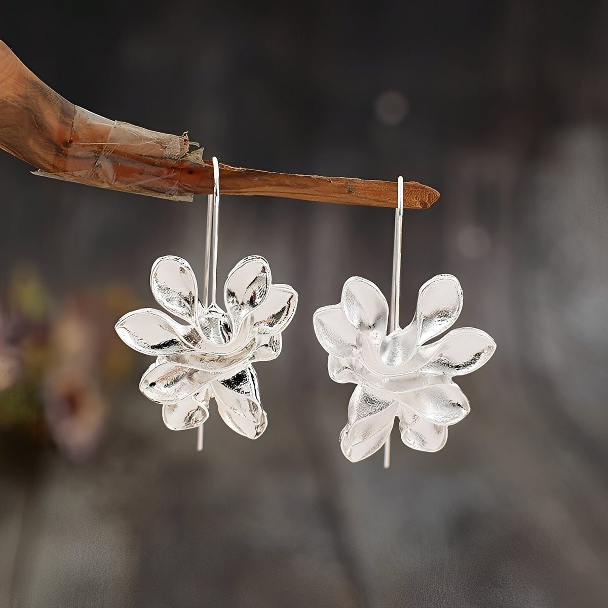 Chary Vintage Flower Earrings