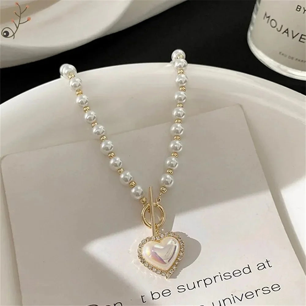 Women's Necklace with Pearl Look and Heart Clasp