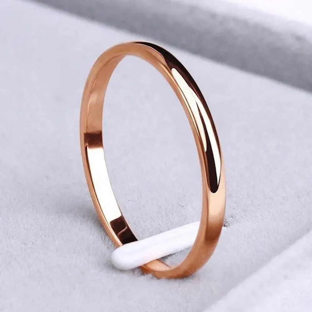Women’s Ring with Simple Style