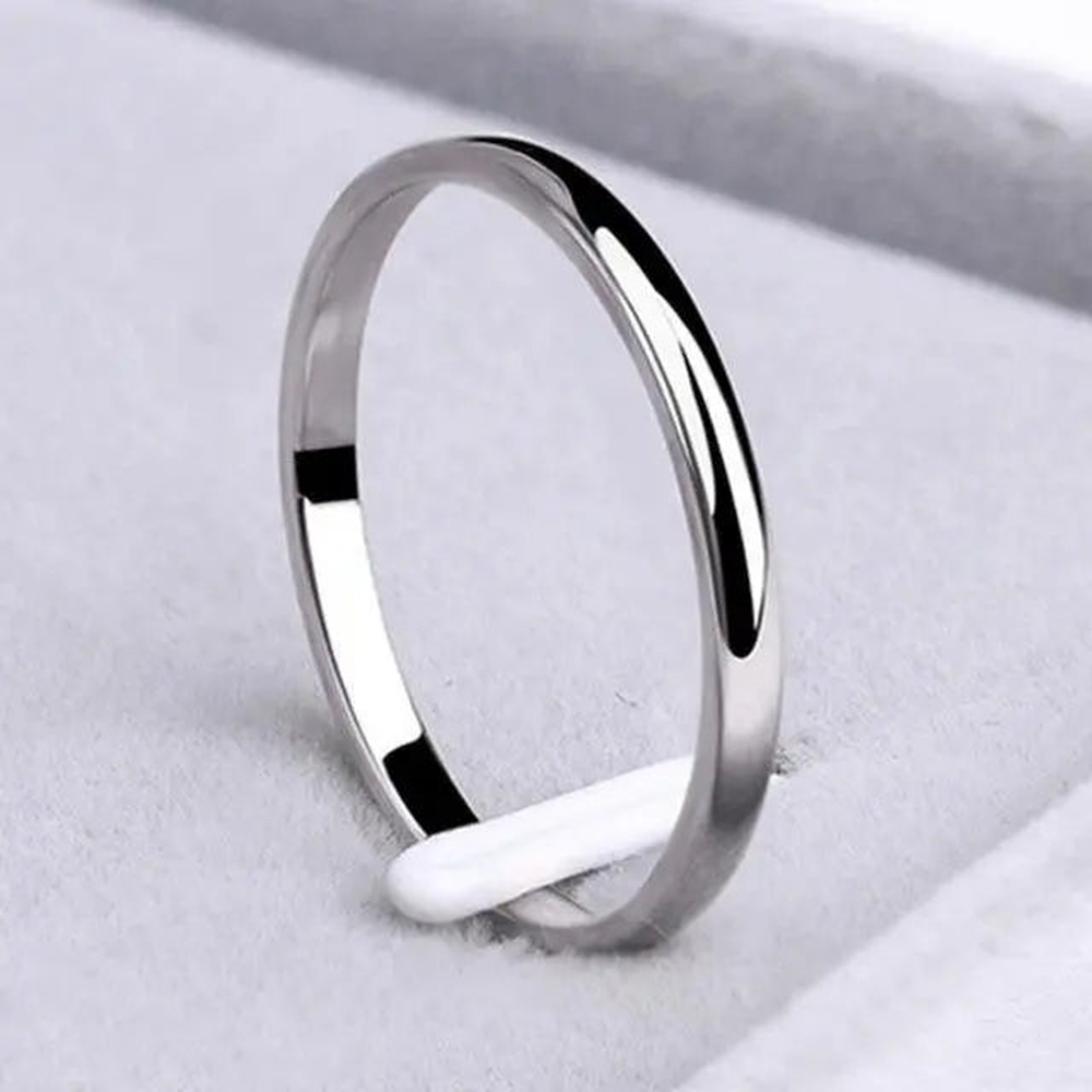 Women’s Ring with Simple Style
